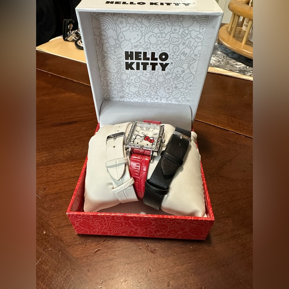 Hello Kitty Watch Set with Interchangeable Straps. NIB - Picture 1 of 4